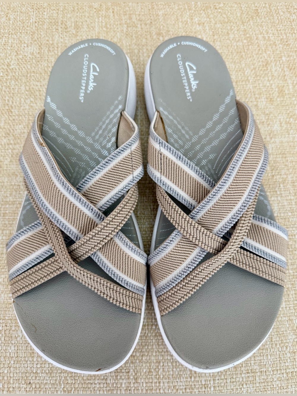Clarks Mira Isle Tan Gray Crisscross Cloudsteppers Sandals Slides Women Size 8M